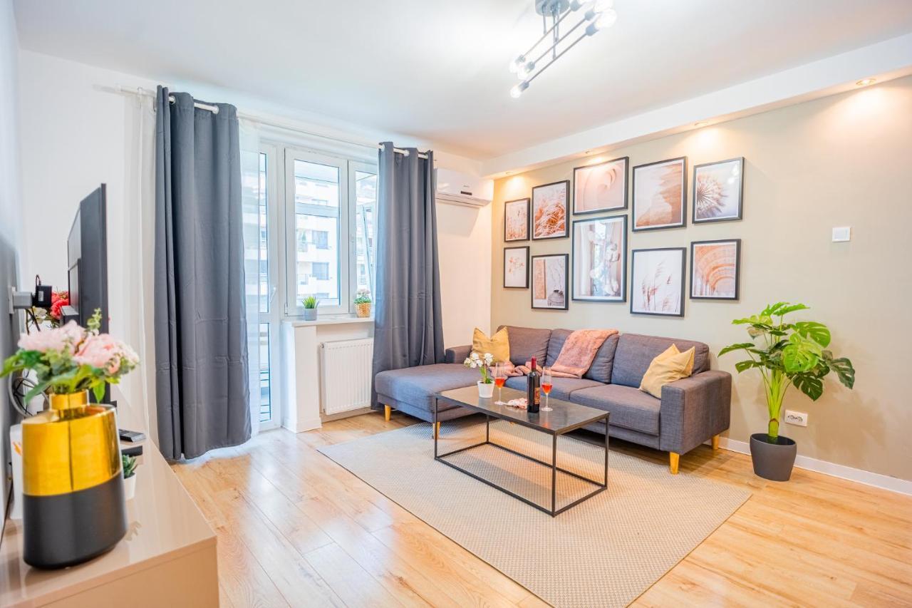 Spacious Newly Renovated 2Br Apartments With Balcony Бухарест Экстерьер фото