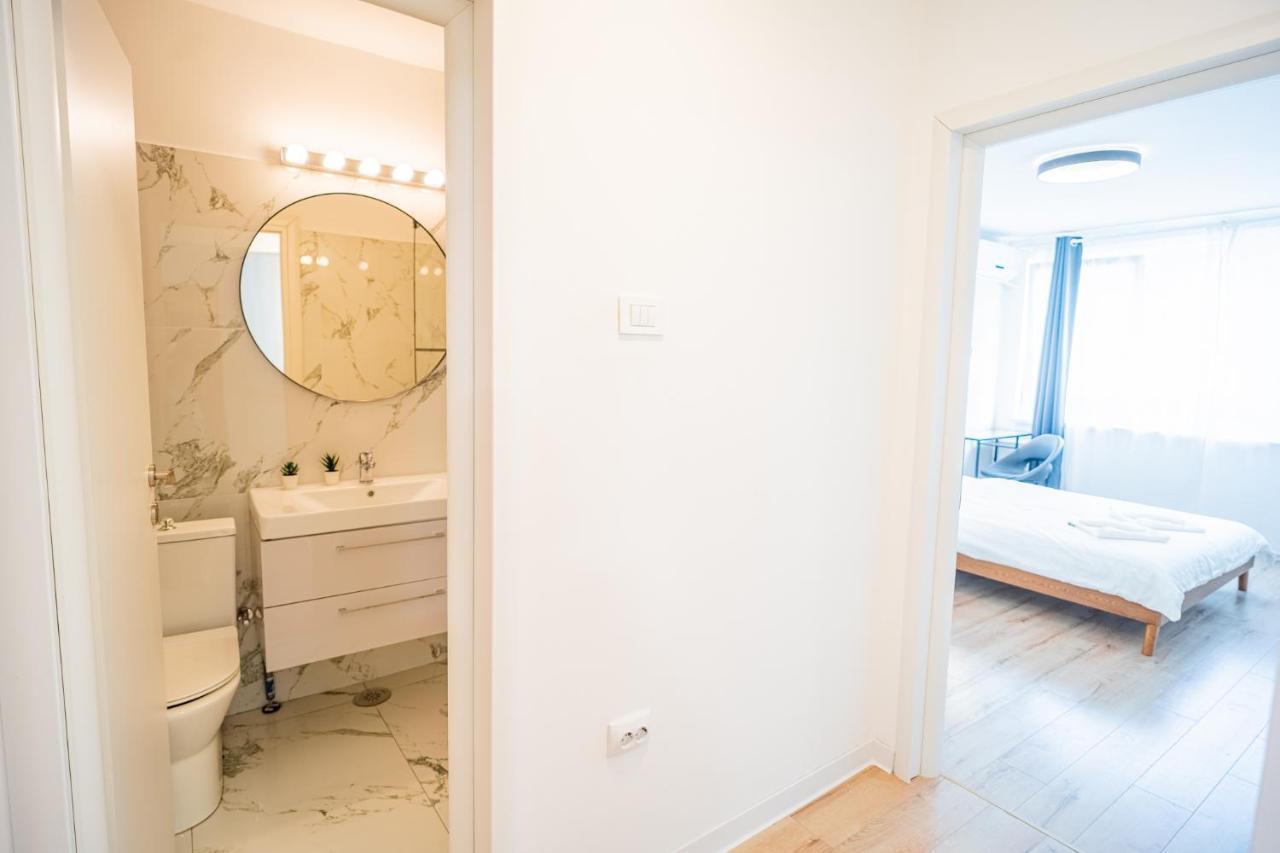 Spacious Newly Renovated 2Br Apartments With Balcony Бухарест Экстерьер фото