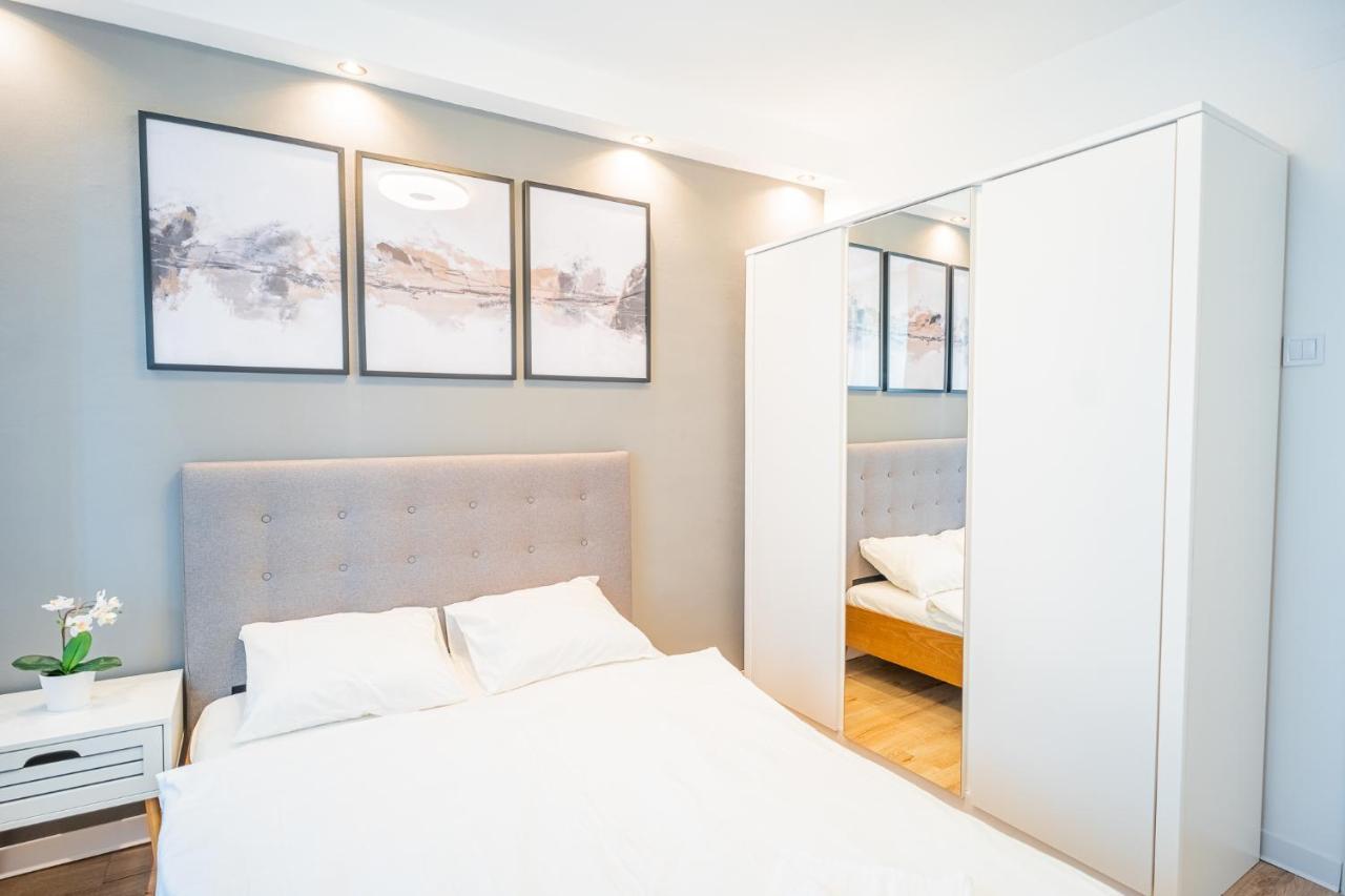 Spacious Newly Renovated 2Br Apartments With Balcony Бухарест Экстерьер фото