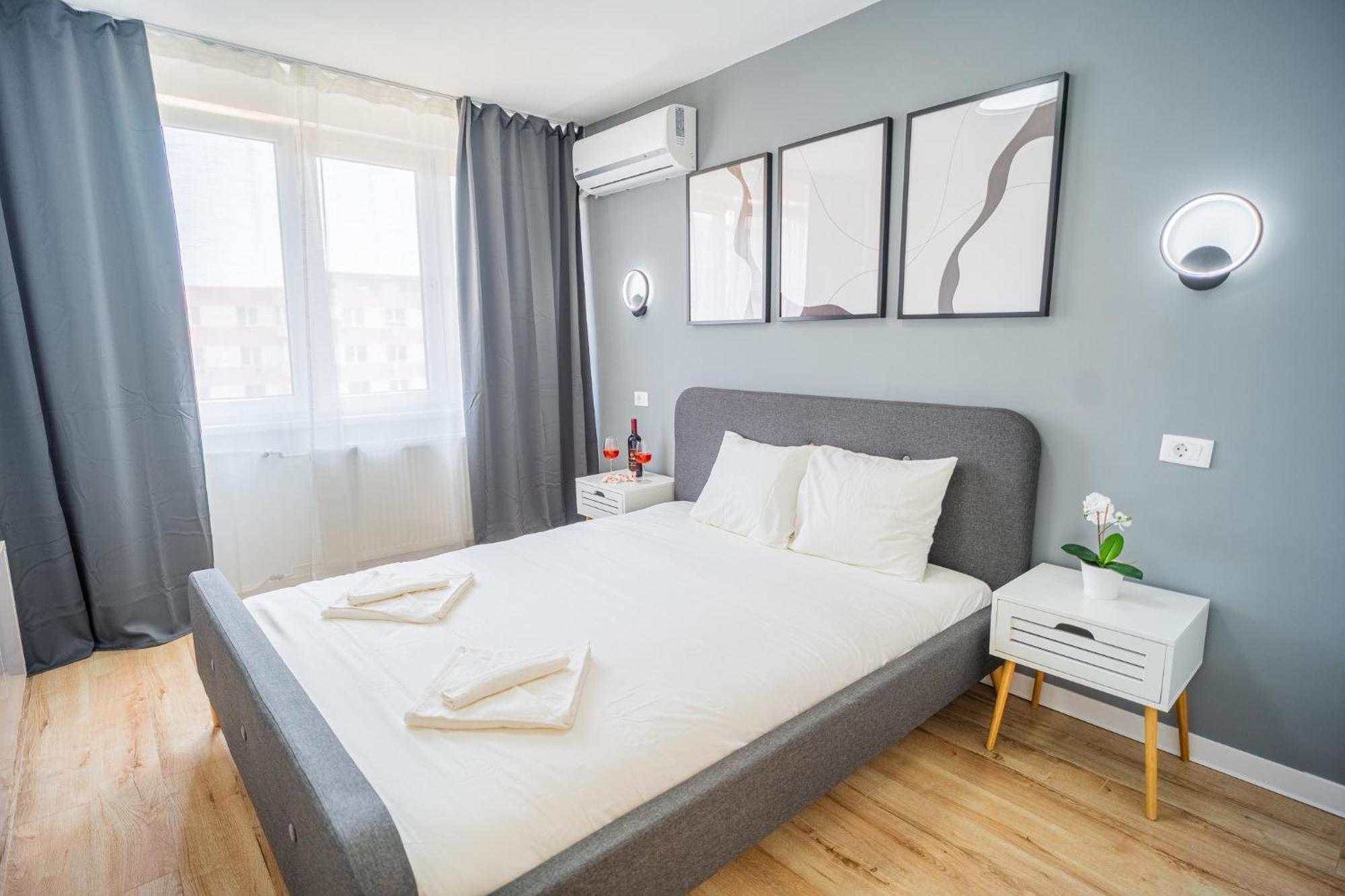 Spacious Newly Renovated 2Br Apartments With Balcony Бухарест Экстерьер фото