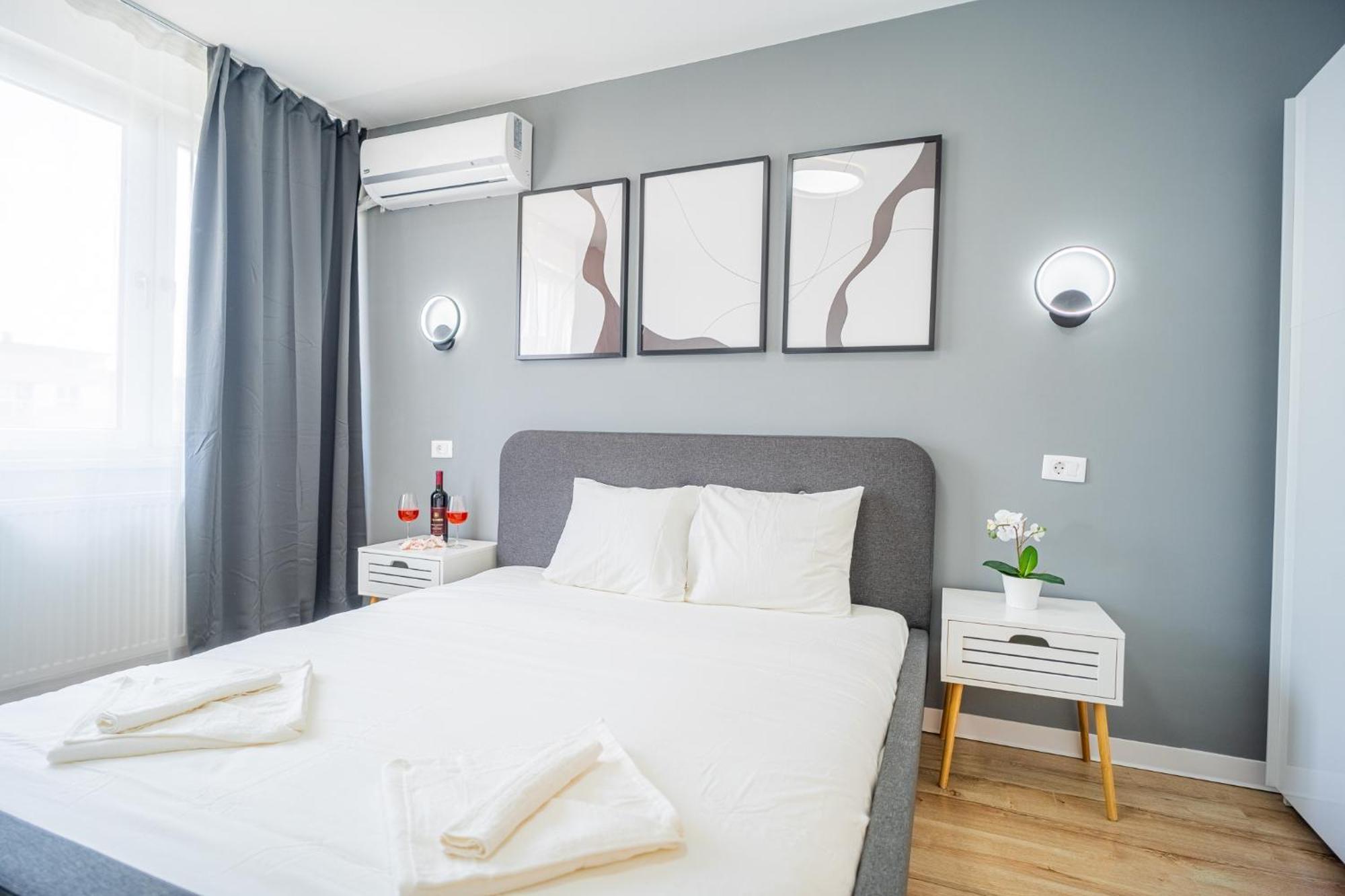 Spacious Newly Renovated 2Br Apartments With Balcony Бухарест Экстерьер фото